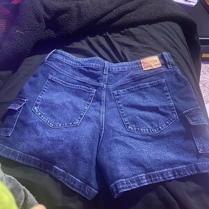dark blue lots of pockets holster shorts